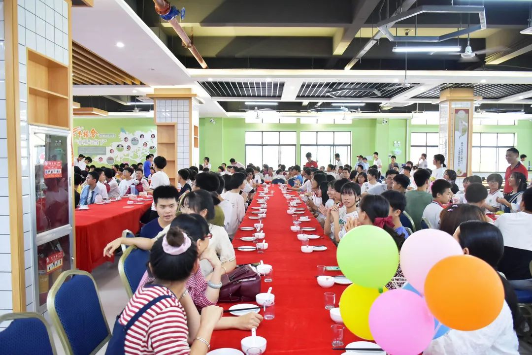 photo-1494949649109-ecfc3b8c35df.jpg 圖片